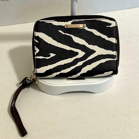 Stella & Dot Handbags - Stella & Dot The Chelsea Zip Zebra Printed Faux Leather Wallet/ WRISTLET
